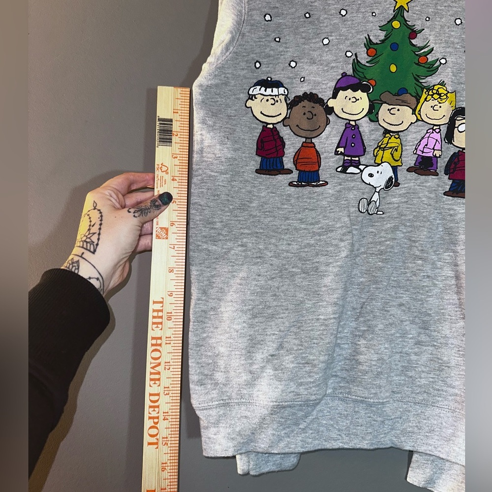 Peanuts Snoopy Charlie Brown Christmas Sweatshirt Gray Holiday Size S - Picture 9 of 10